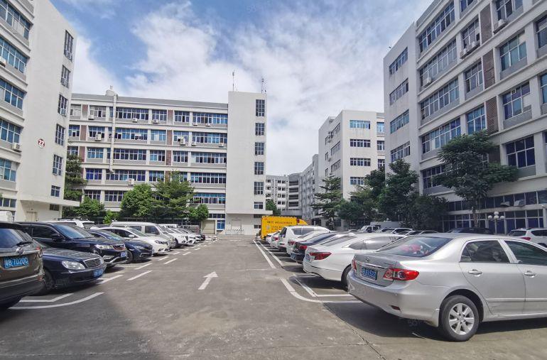 仲恺高新区原房东标准厂房2000平厂房出租10元一平起可办环