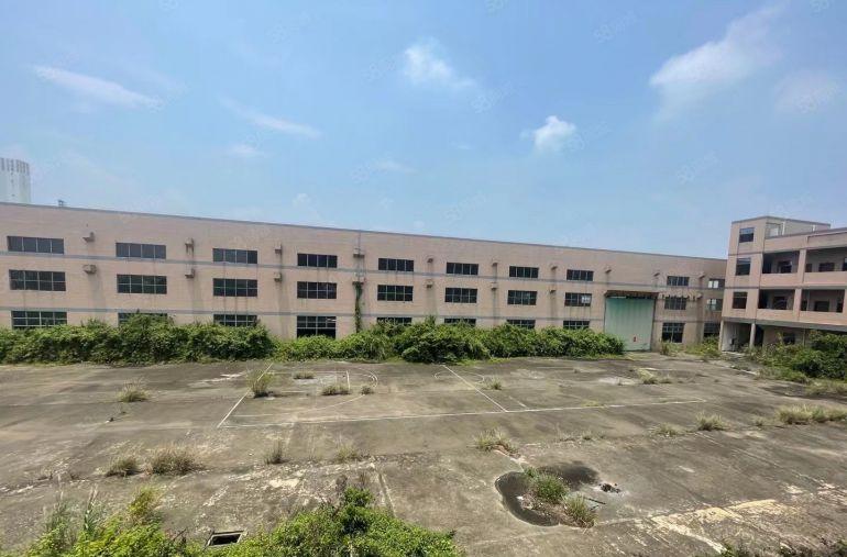 红本厂房出租独门独院空地6000方，水电可过户有家具喷油环评