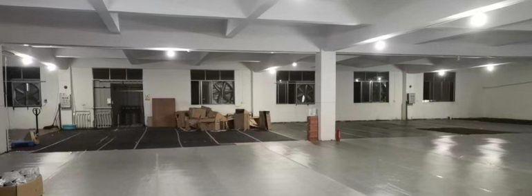 二楼2700平方，可分租