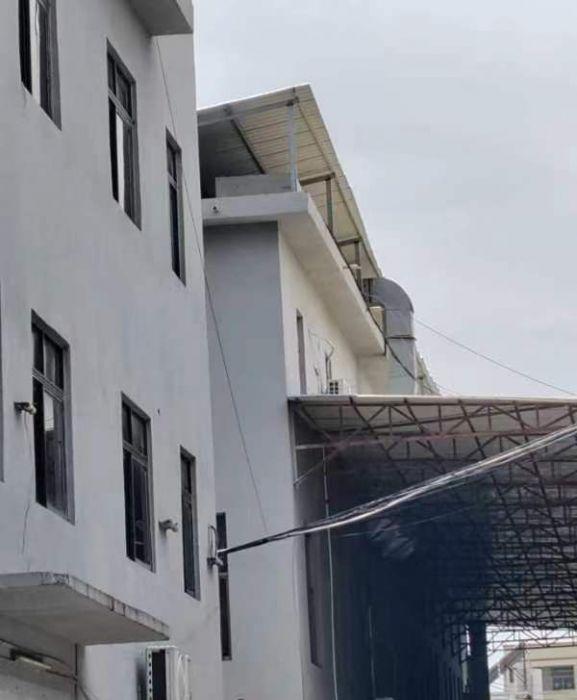 独门独院，共三层每层两千平方