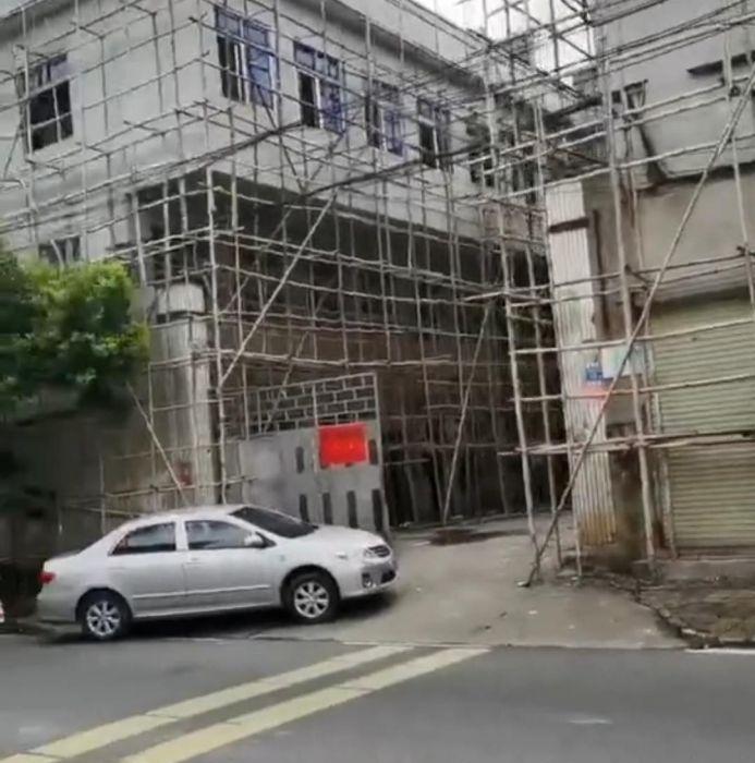 独门独院，共三层每层两千平方