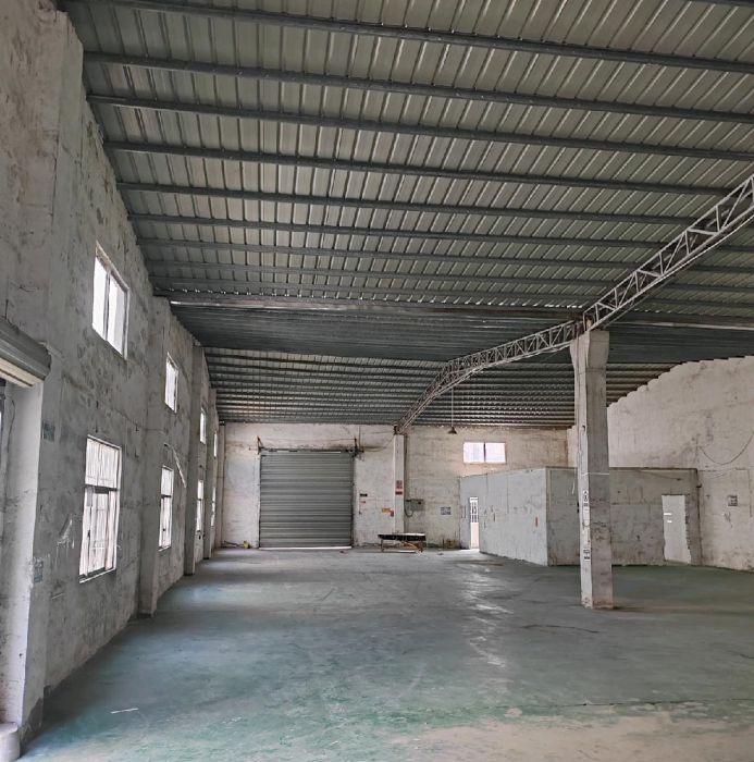 厂房靠近高速出口，空地大，货柜车好进好出