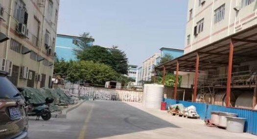 深圳宝安 松岗潭头西部附近4500㎡ 厂房租售层高5米 配电315KVA 独院天车5吨 可分租