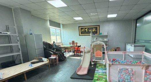 深圳龙华地铁口1600㎡ 精装修厂房出租