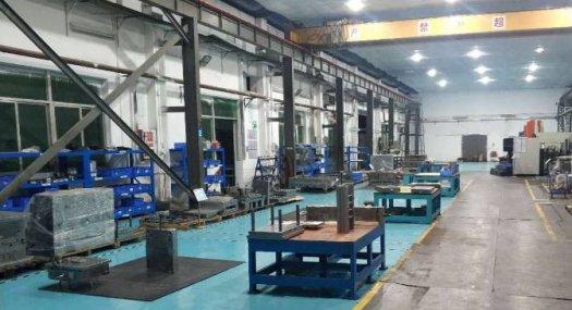 深圳宝安 深圳市宝安区沙井街道南环路口1400㎡ 框架厂房租售层高6米 跨度25米 配电212KVA天车15吨