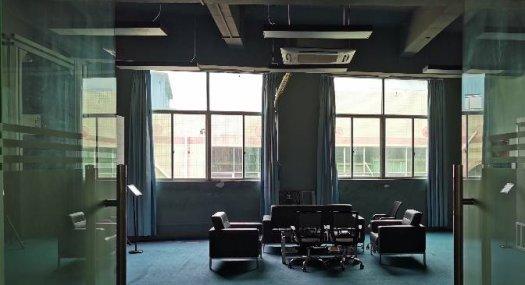 深圳宝安 石岩街道料坑村隆大工业园A2栋转租600㎡ 厂房租售层高3.8米 配电10000KVA天车10吨 可环评