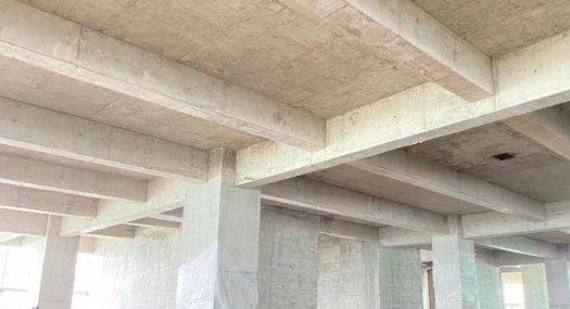 深圳龙岗 地铁口高速出口附近100000㎡ 钢结构厂房出售层高6米 跨度27米 配电1300KVA天车0.72吨 有蒸汽 有燃气 可环评 可分租