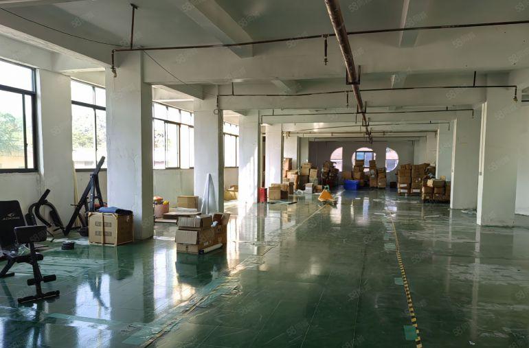 东城立新西平附近厂房出租600平方，1000平方，2300平