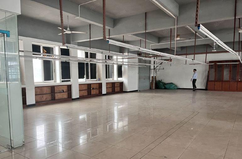 白沙新出800m现成制衣厂房拎包入驻