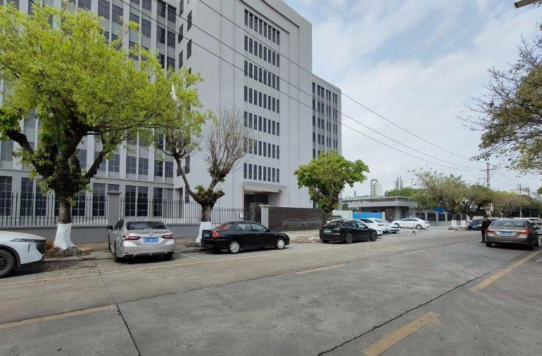 虎门镇成熟工业园区内，300平起租，实际面积标准厂房出租