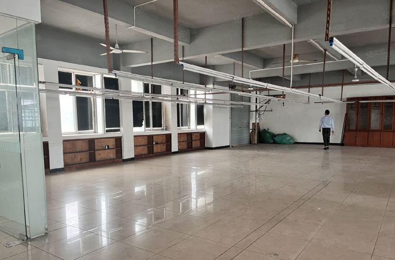 白沙新出800m现成制衣厂房拎包入驻