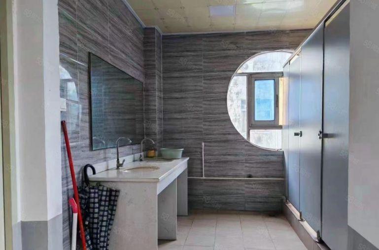 长安主干道边上原房东经典小独院2600平，18起便宜租不赚电