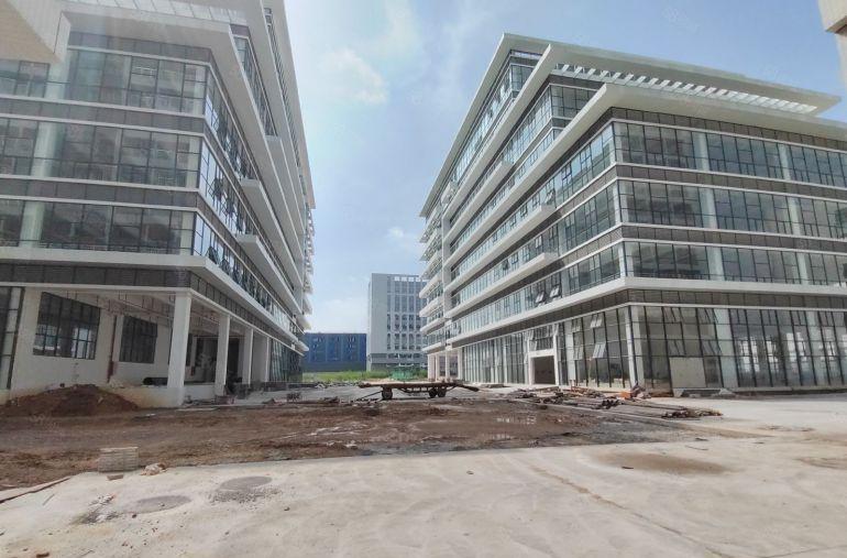 长安锦厦新出全新原房东超低价15000平厂房出租 可分租