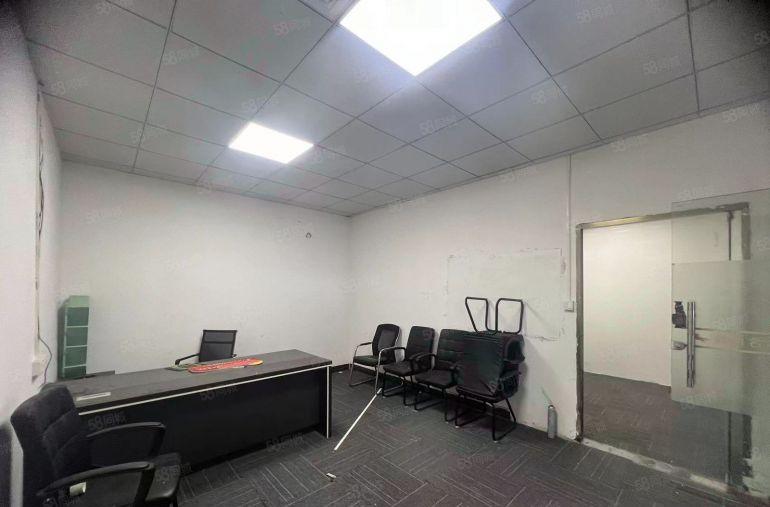 新安新出精装修小面积280平，周边交通便捷，环境好