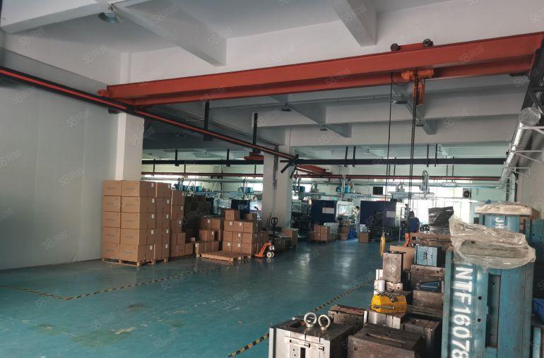 厦边一楼带航车1800平方水电齐全厂房出租！