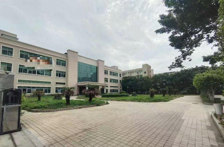 长安带航车一楼精装修2000平，大气前台办公室，水电齐全