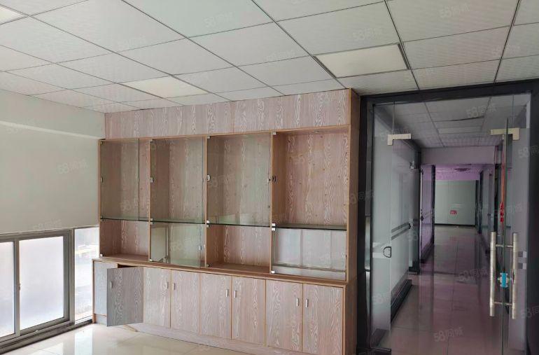 长安靠近深圳2000平高7米一楼带阁楼装修主线标准厂房出租