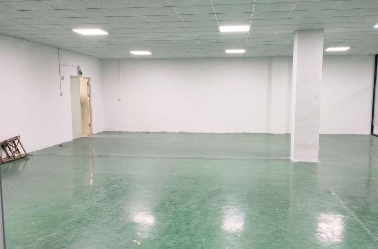 长安沙头新空楼上580平精装修厂房出租