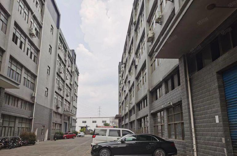 年前低价甩租月底空出楼上一层1500平方带精装修办公室地坪漆