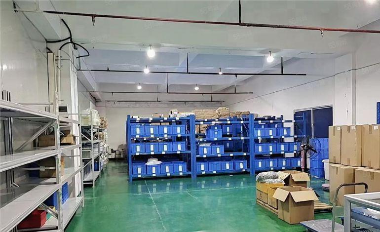 常平高速口原房东二楼1200平厂房低价出租，主线到车间精装修