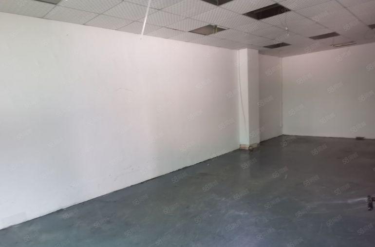 近大朗低价厂房仓库出租标准一楼带精装修办公室。