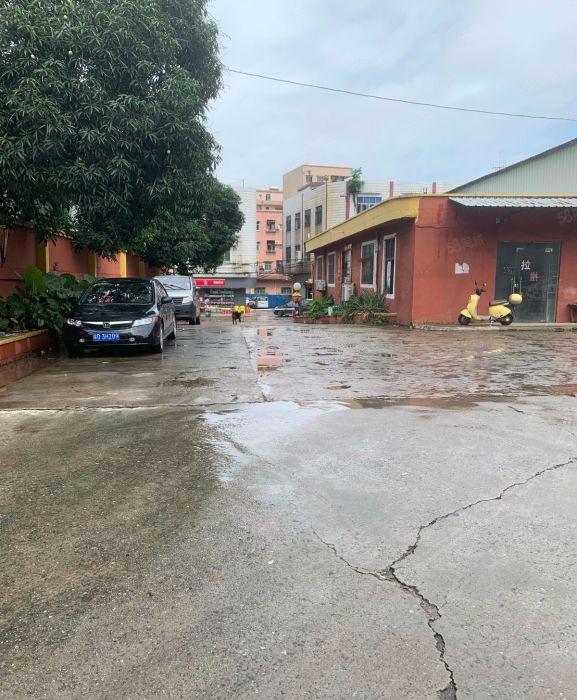 宝屯园区一楼200平带办公室卫生间