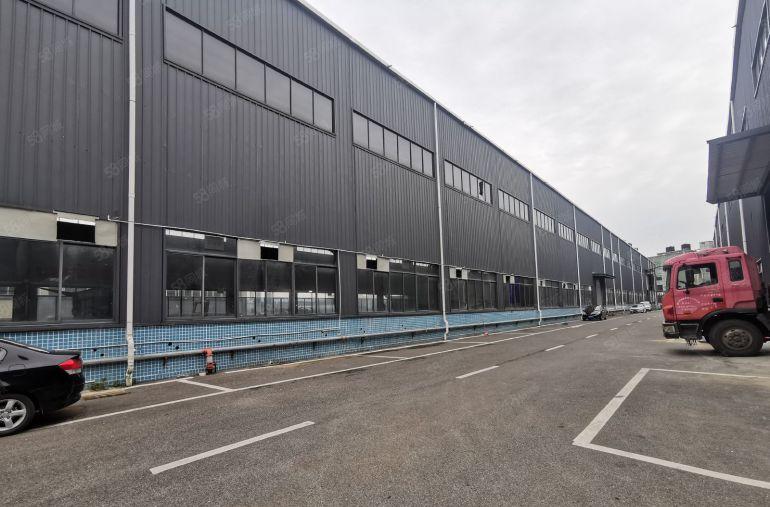 东莞厚街镇滴水11米钢构厂房，有现成牛角，现成精装办公室