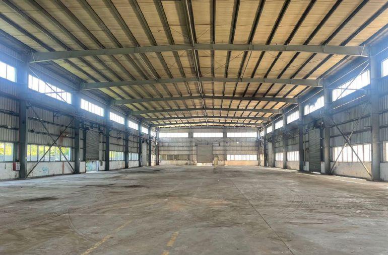 厚街 溪头钢结构3000平滴水10米中间无柱子电大水电齐全