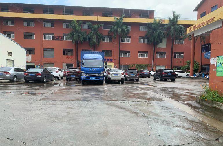 宝屯园区一楼200平带办公室卫生间