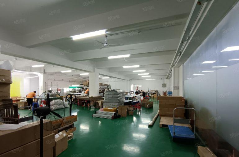 塘厦科苑城新出楼上600平带装修厂房出租，近高速 水电齐全