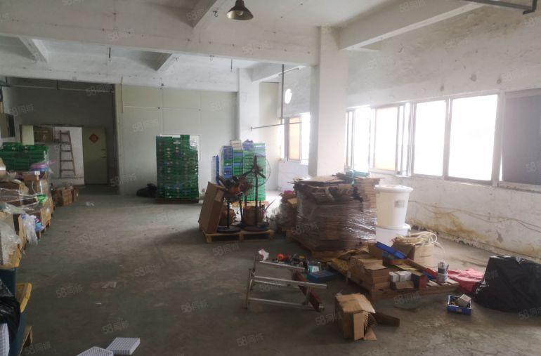 塘厦龙背岭三楼标准厂房低价出租，工业园区空地大好停车交通方便