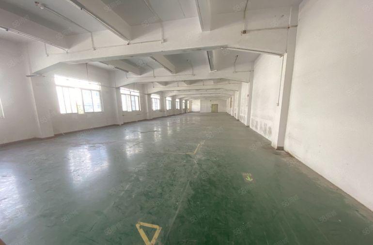 塘厦清湖头独院标准2楼950平方，现成地坪漆精装修，水电齐全