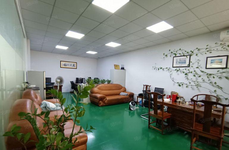 塘厦科苑城新出楼上600平带装修厂房出租，近高速 水电齐全