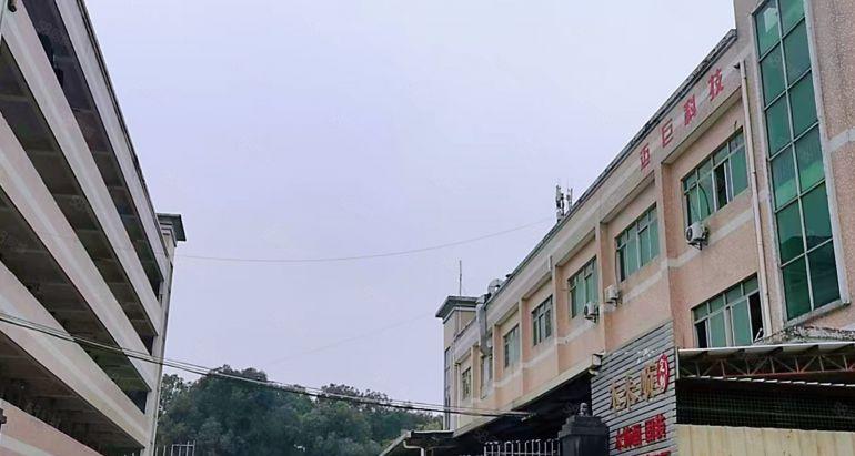 清湖头独门独院楼上1509平大小可分租带喷油丝印家具厂环评