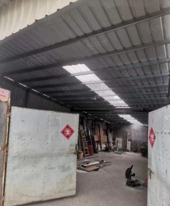 塘厦莲湖小面积铁皮厂房320平米，交通便利，格局方正。