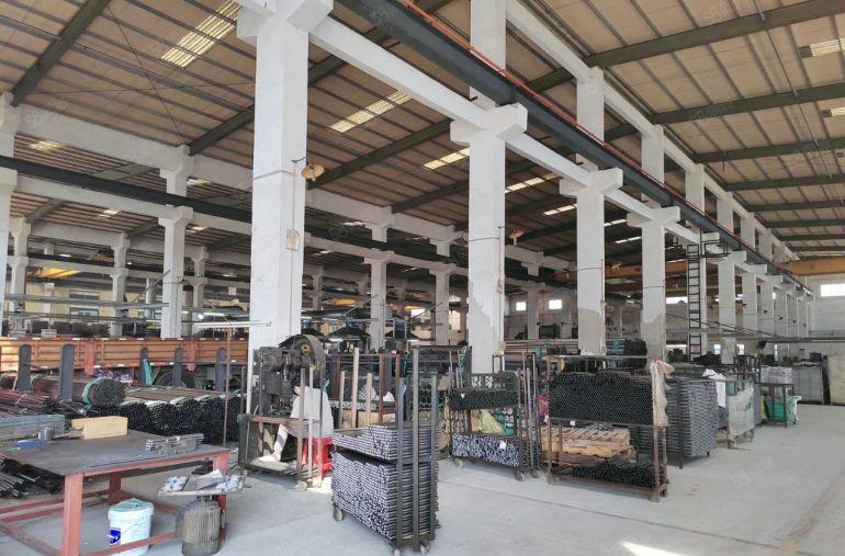 占地5250方，厂房4600方，砖墙到顶独门独院原房东8米