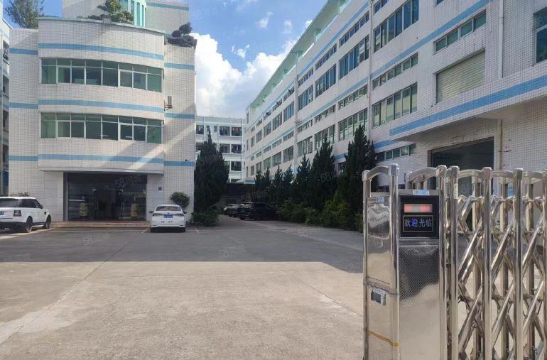 塘厦新出莆心湖楼上1500平方厂房，带现成地坪漆办公室