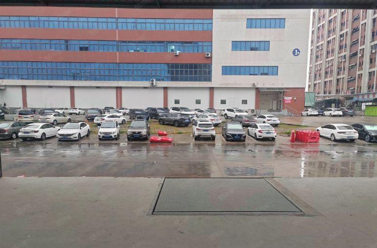 东莞塘厦带卸货平台物流仓2850平方米，实际面积出租