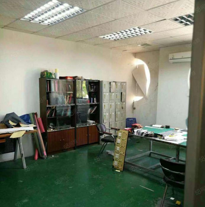 寮步岭厦即将空出二楼整层600平方，精装修，九成新