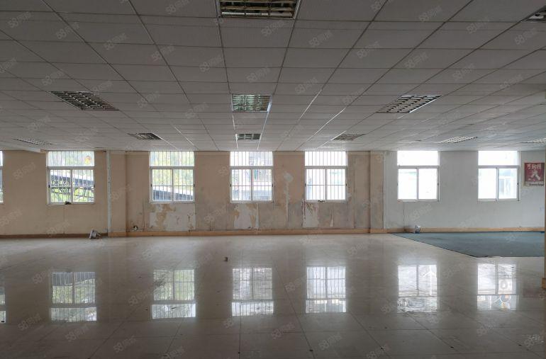 寮步岭厦即将空出二楼整层600平方，精装修，九成新