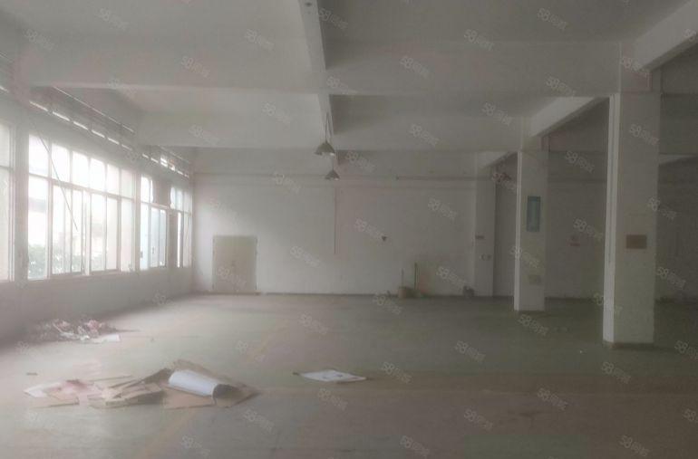 寮步竹园独院厂房分租一楼1200平，现成办公室装修，厂房出租