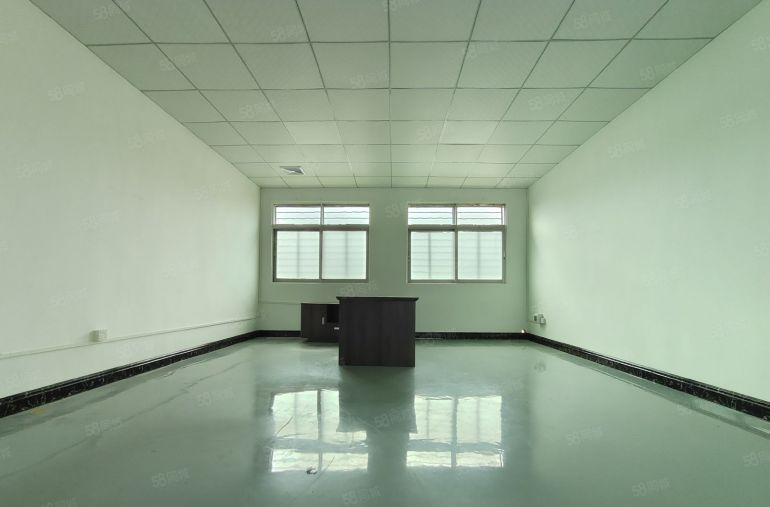 凤岗雁田700平厂房出租低价16元豪华装修超长免租期