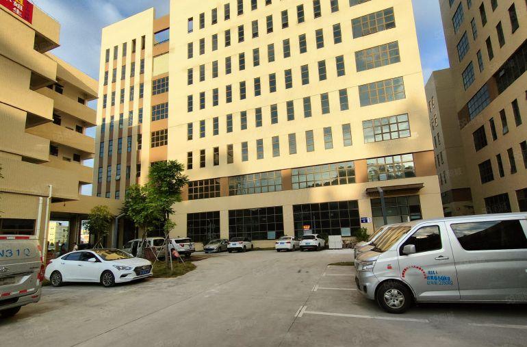 16块起租凤岗靠观澜牛湖交界原房东全新独院8500平，可分租