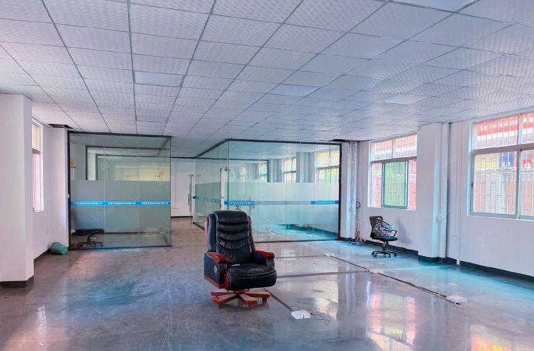 凤岗新出原房东5000平方米带装修独院厂房）实际面积出租