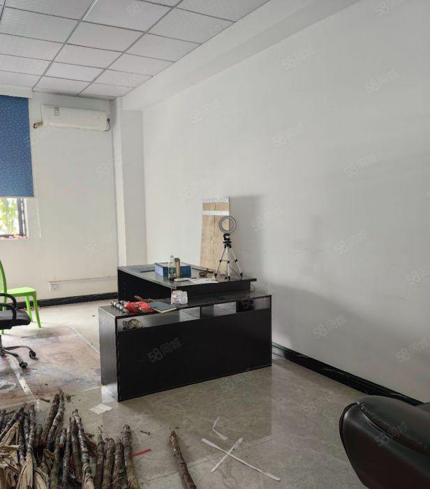 凤岗油甘埔带精装修二楼1000平方厂房出租