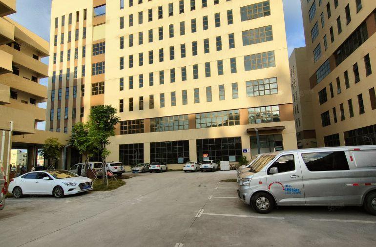 16块起租凤岗靠观澜牛湖交界原房东全新独院8500平，可分租