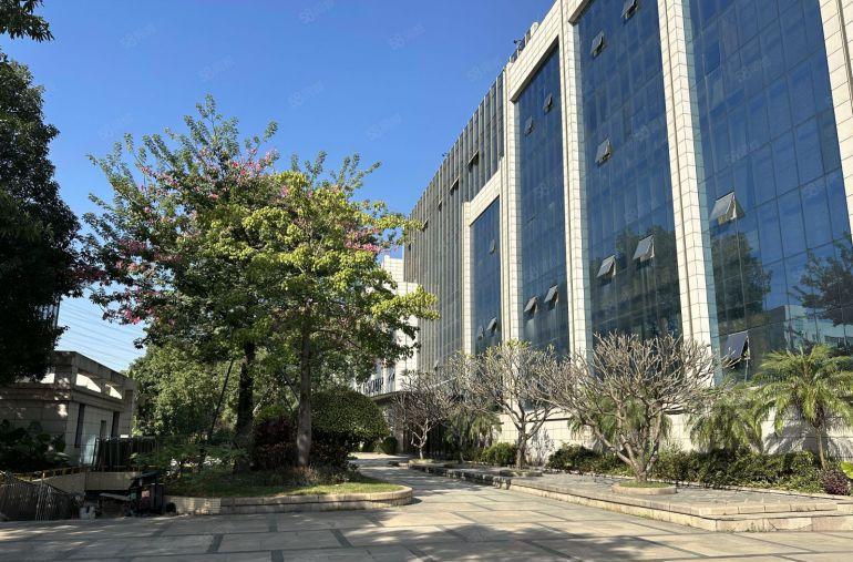 10元凤岗雁田一房东楼上一整层6000平实际面积厂房仓库出租