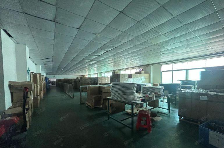 （厂房出租）凤岗油甘埔二楼三楼各1650平现成注塑模具环评