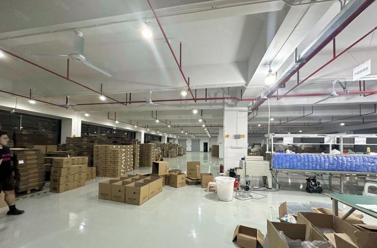 10元！凤岗五联楼上1000平方带装修厂房仓库出租