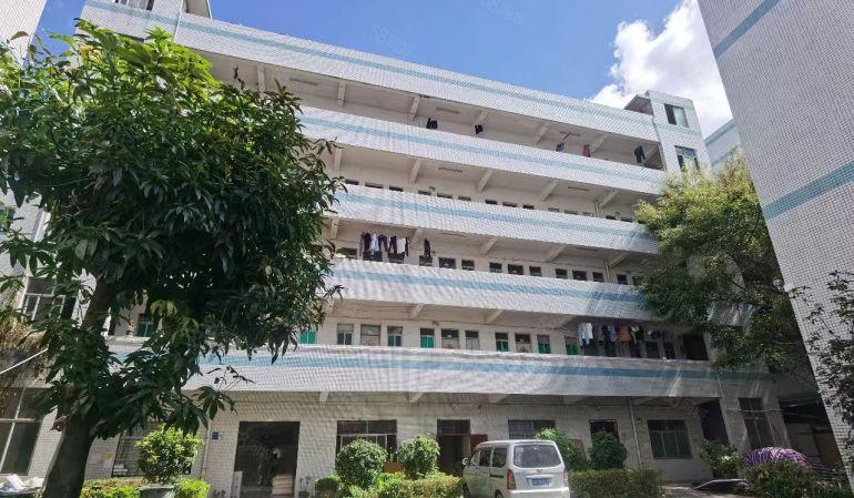 凤岗五联新出原房东独门独院7500平厂房仓库出租，交通便利